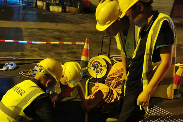 玻璃鋼化糞池有哪些優(yōu)異性能？